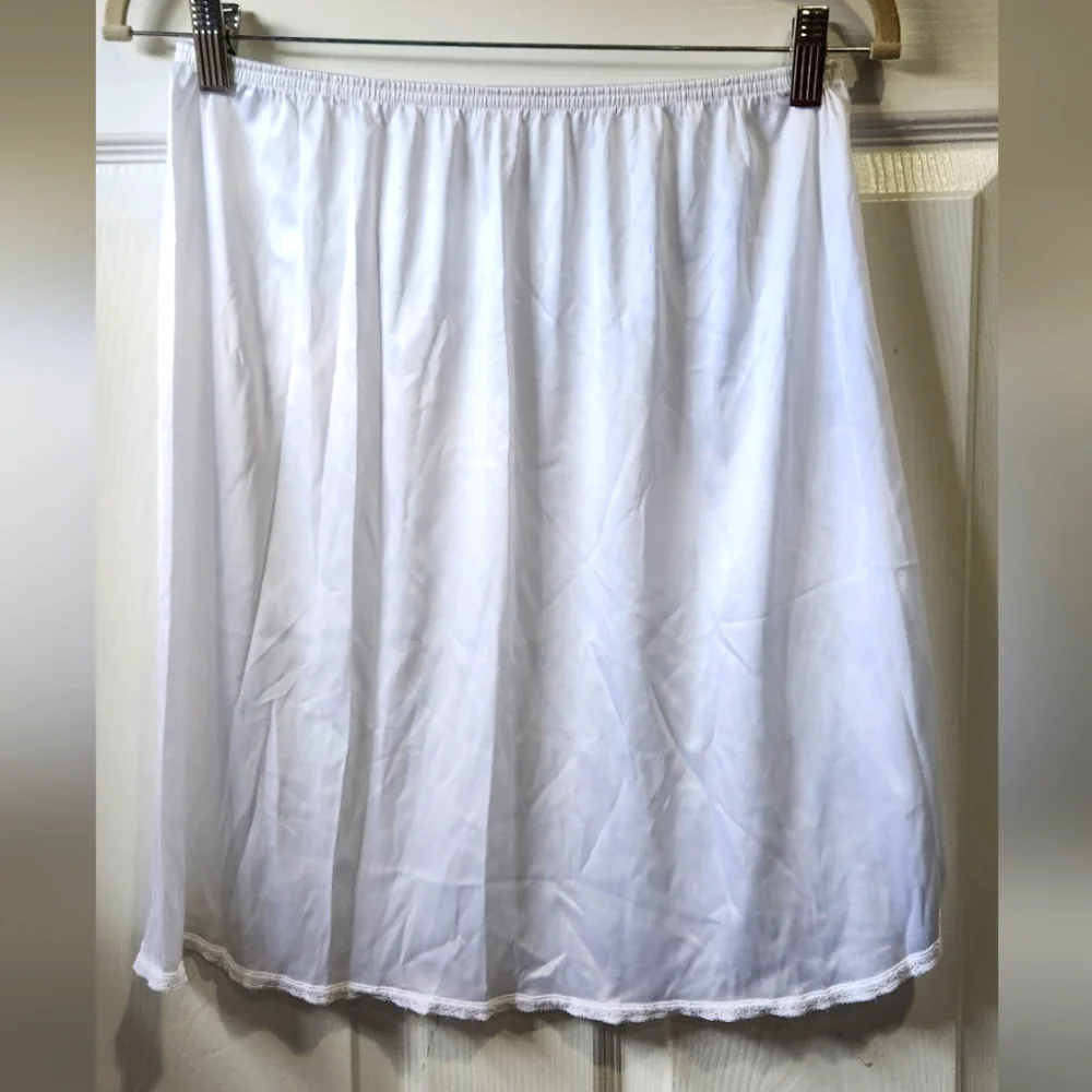 Vasserette white slip skirt women's size Large
